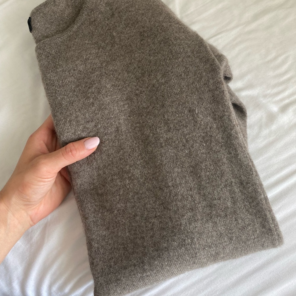 Cashmere sweater